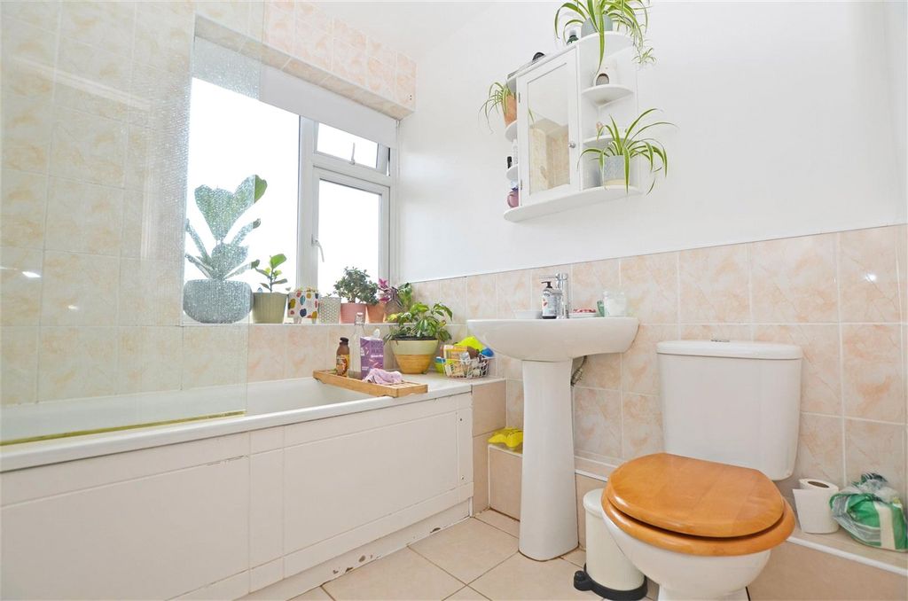 Property photo 3 of 7 Picture No. 10