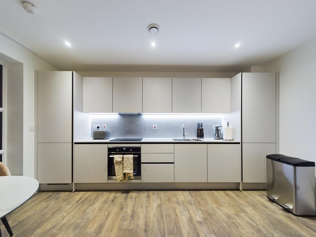 Property photo 2 of 13 Cam01030G0-Pr0022-Still003.Jpg