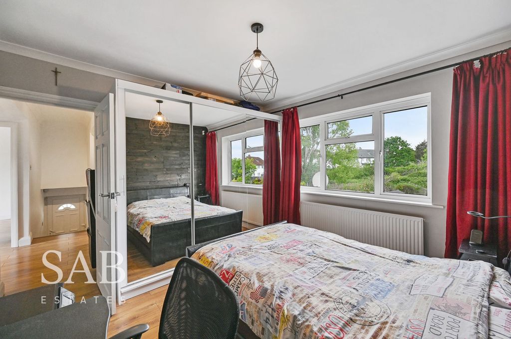 Additional image 9 of 3 bed flat for saleCostons Lane, Greenford UB6