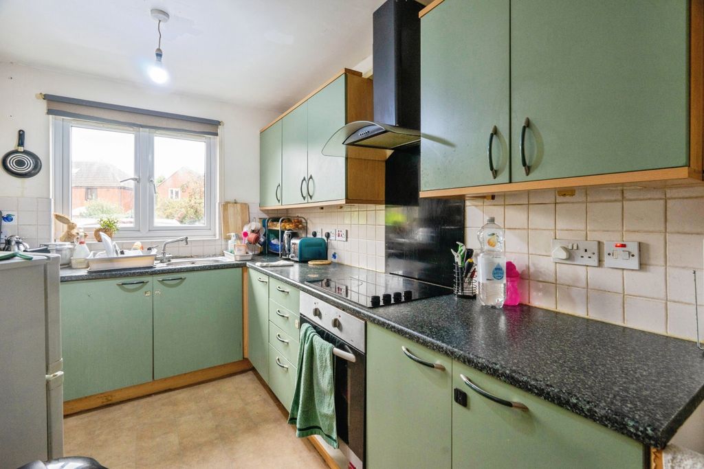 Property photo 2 of 20 Kitchen