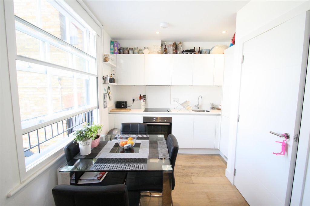 Property photo 1 of 11 Studio Room