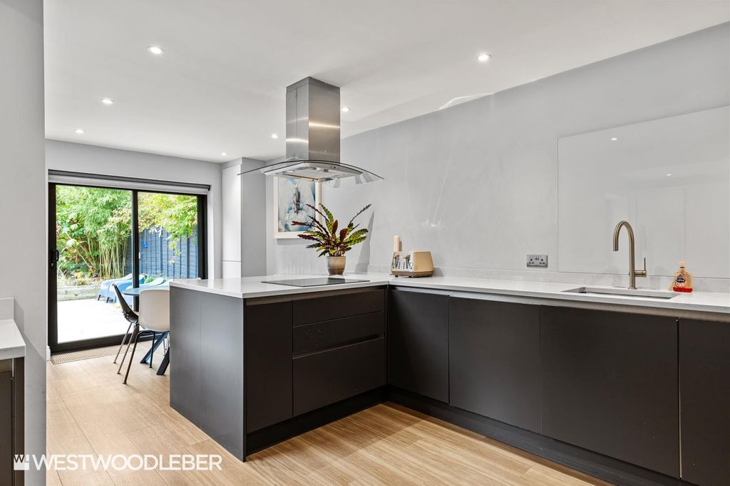 Property photo 3 of 36 Sheredesdrive_5.Jpg