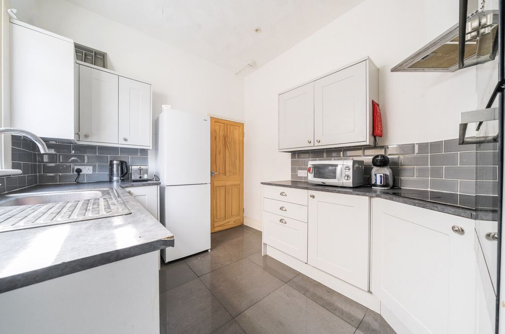 Property photo 3 of 12 1486081-24-6A4690...