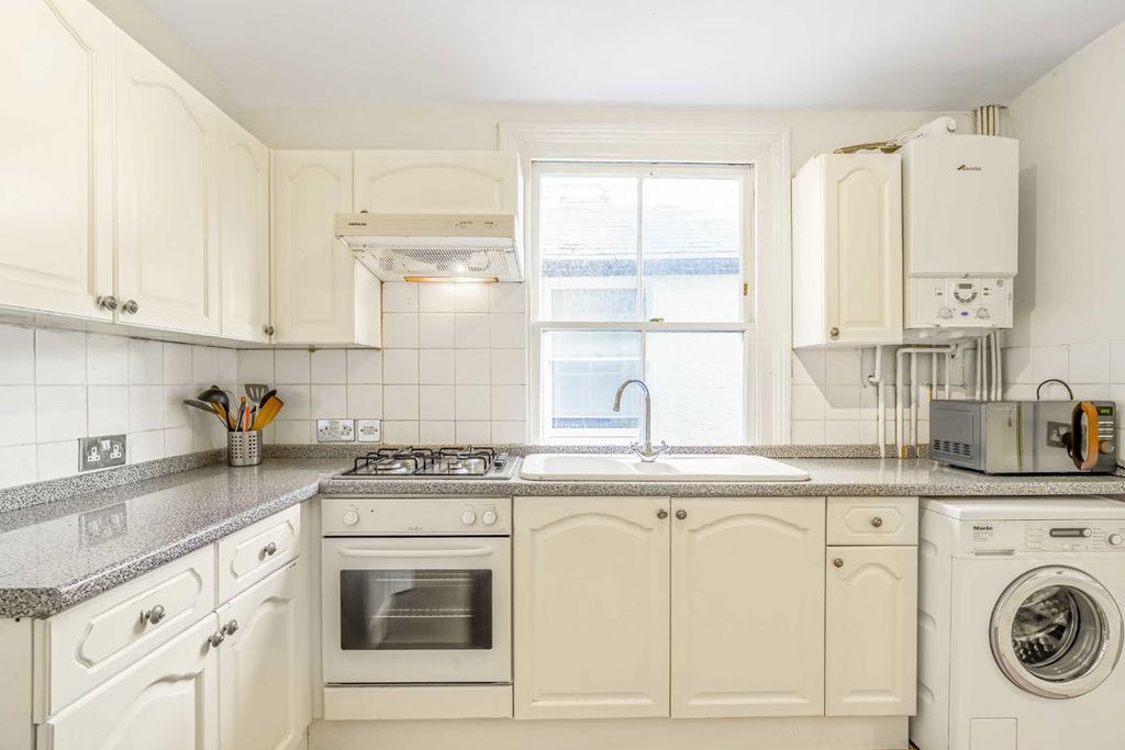 Property photo 2 of 6