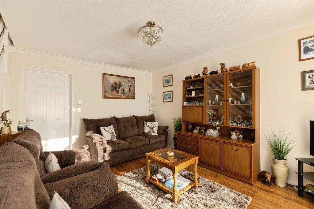 Property photo 2 of 16