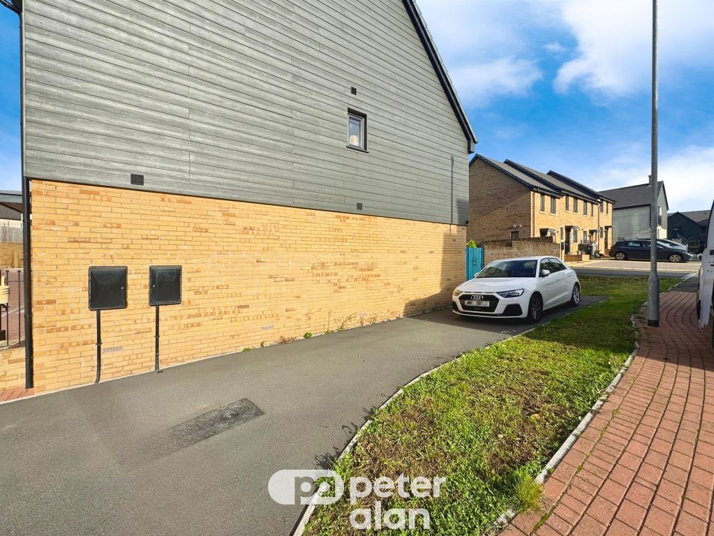 Property photo 2 of 24