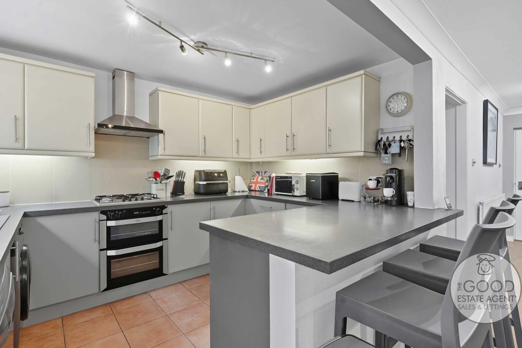 Property photo 2 of 16