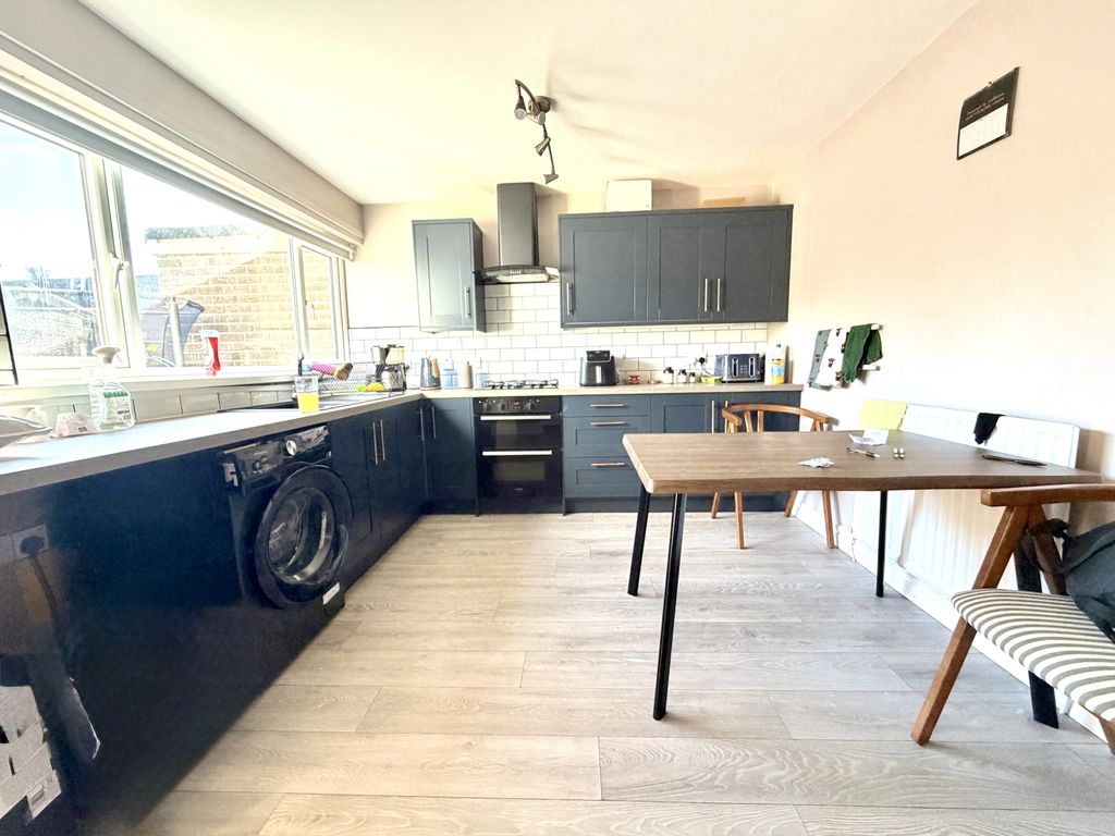 Property photo 3 of 11 Img_8859