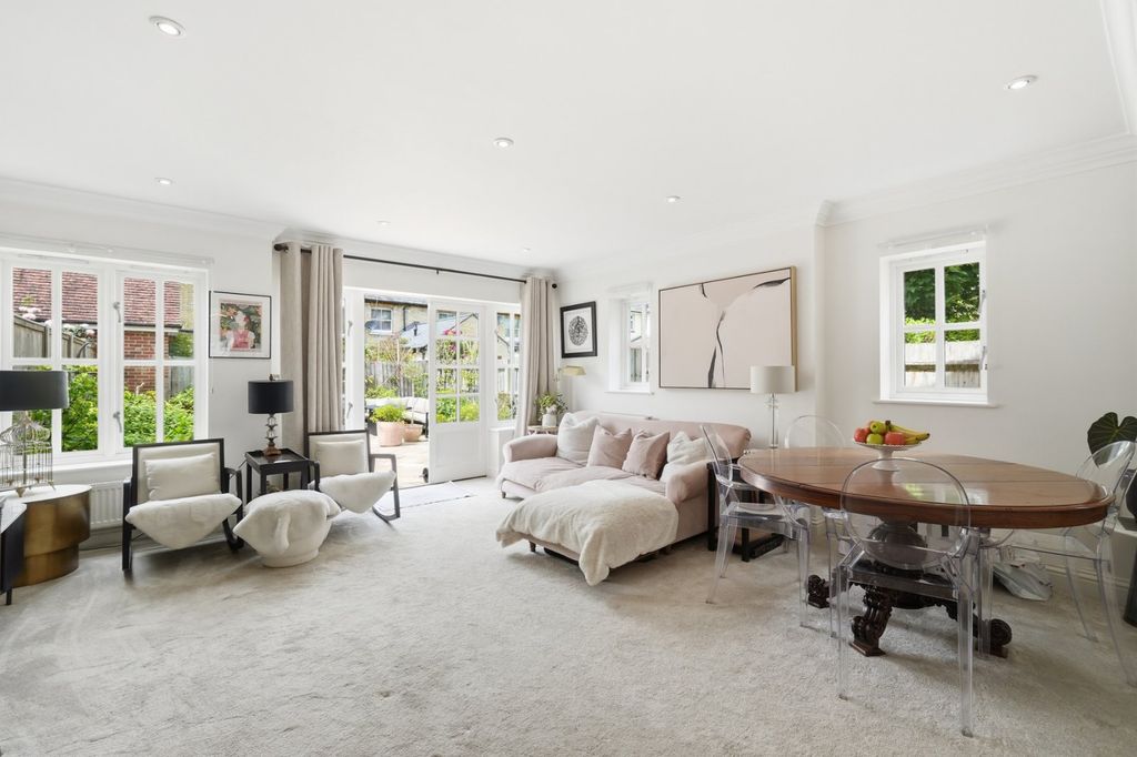 Property photo 3 of 14 Open Plan Living