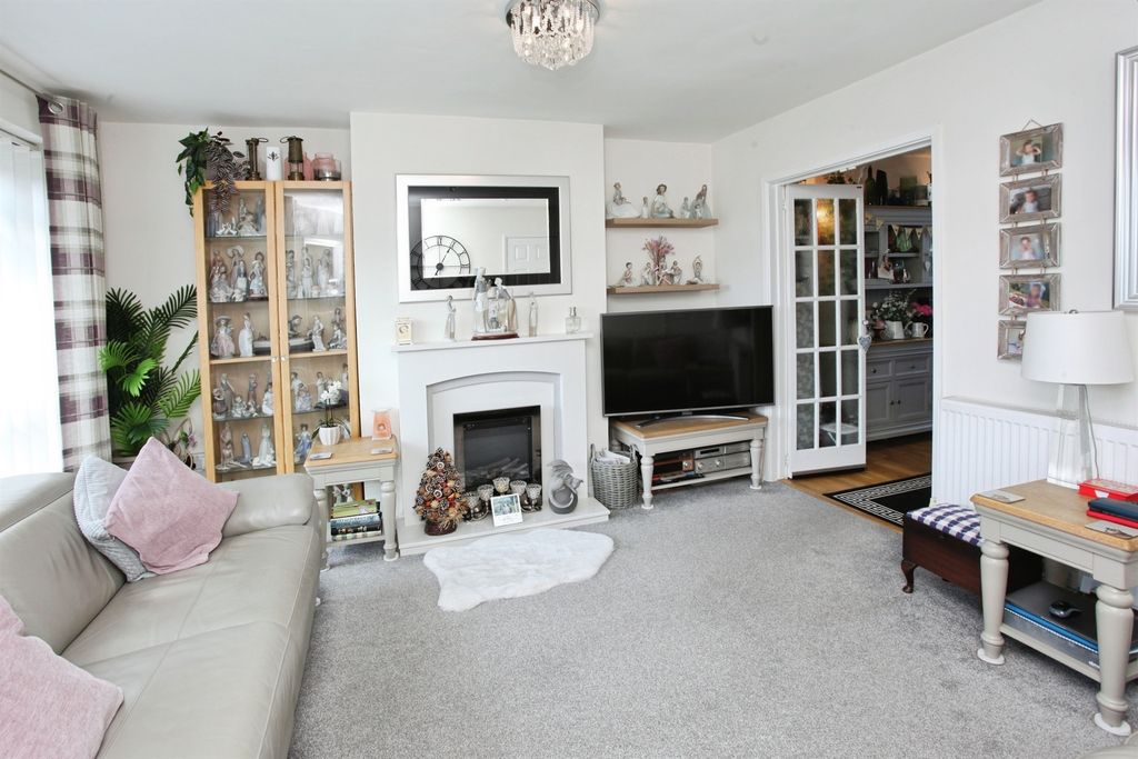 Property photo 2 of 22
