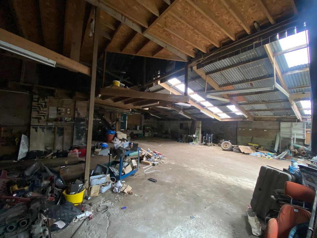 Property photo 2 of 18