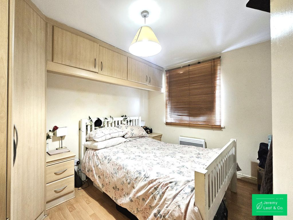 Property photo 3 of 6 Bedroom