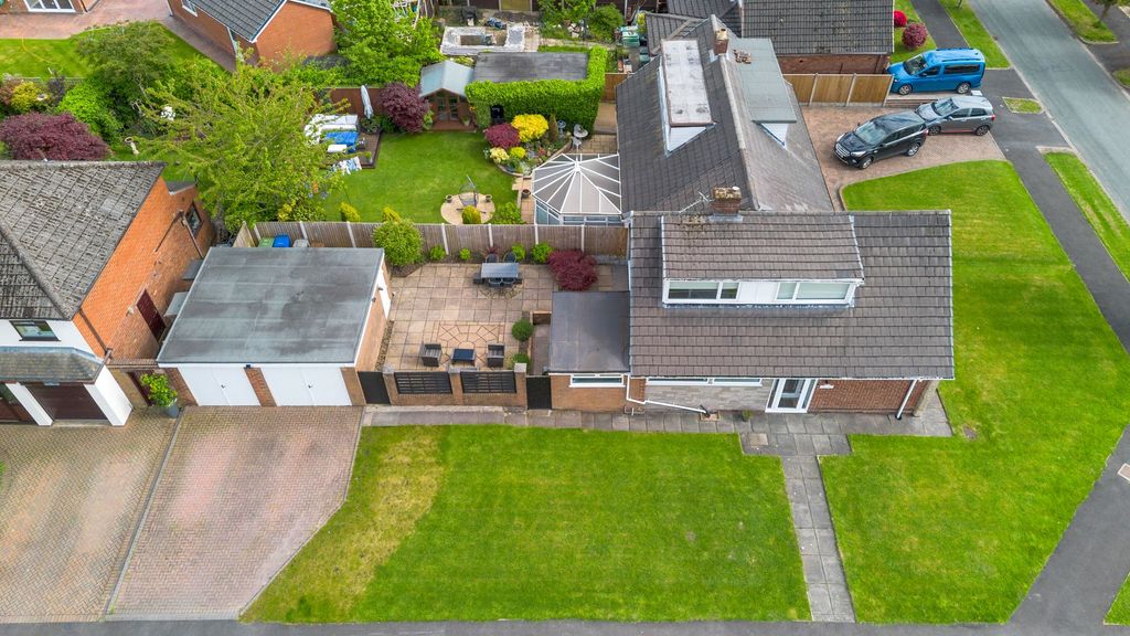 Property photo 2 of 28