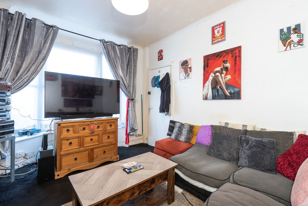 Property photo 2 of 28