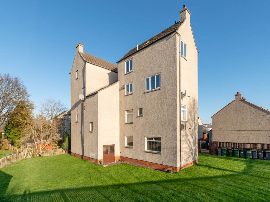 Property photo 1 of 7 External 2