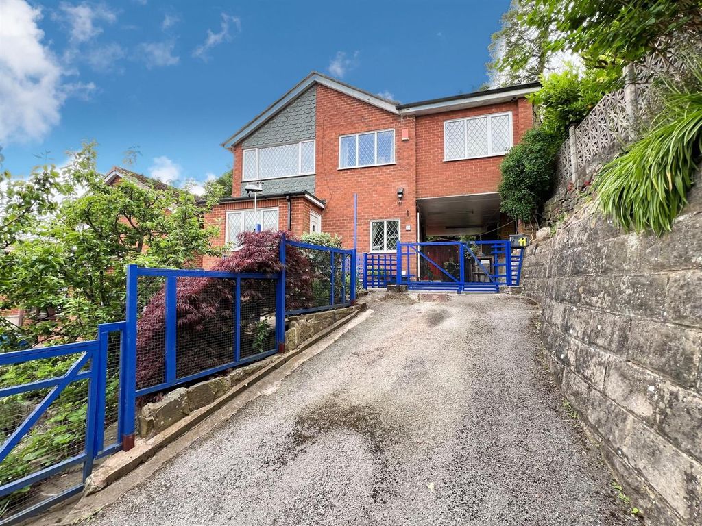 Property photo 2 of 25