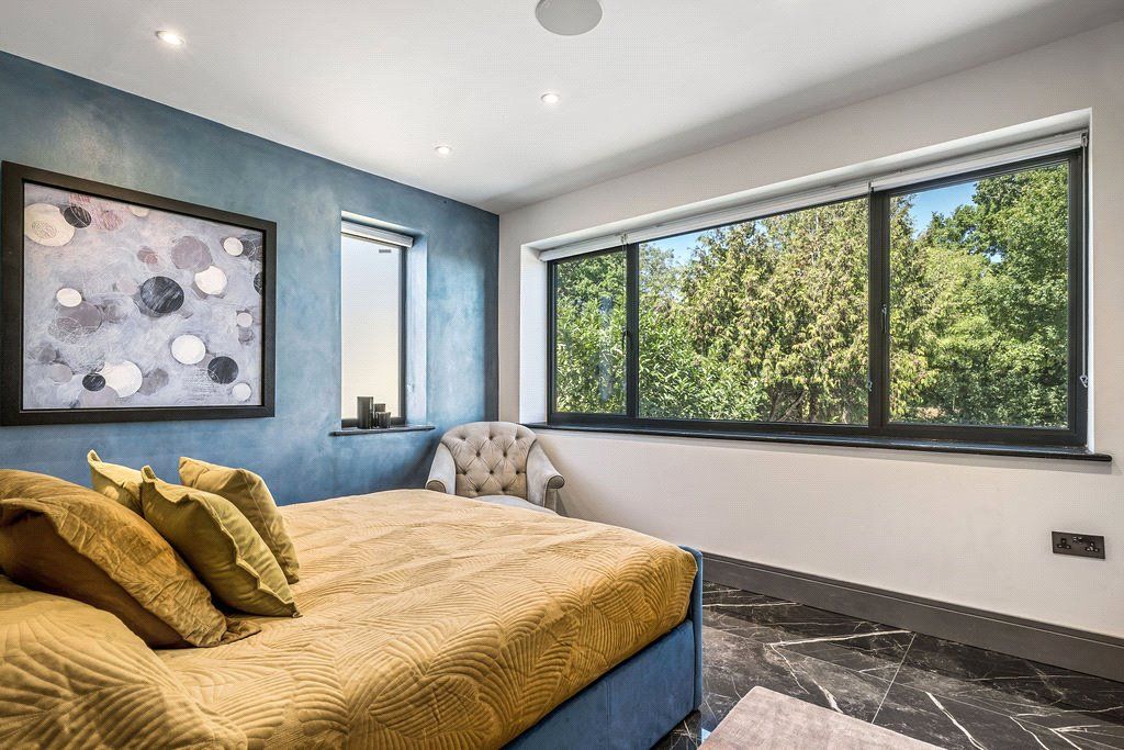 Additional image 8 of 5 bed detached house to rentWaggon Road, Barnet EN4