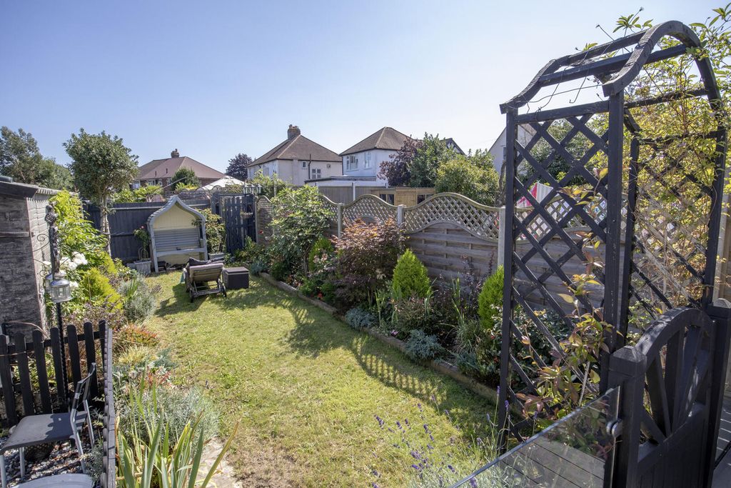 Additional image 16 of 3 bed semi-detached house for saleCoulsdon Road, Coulsdon CR5