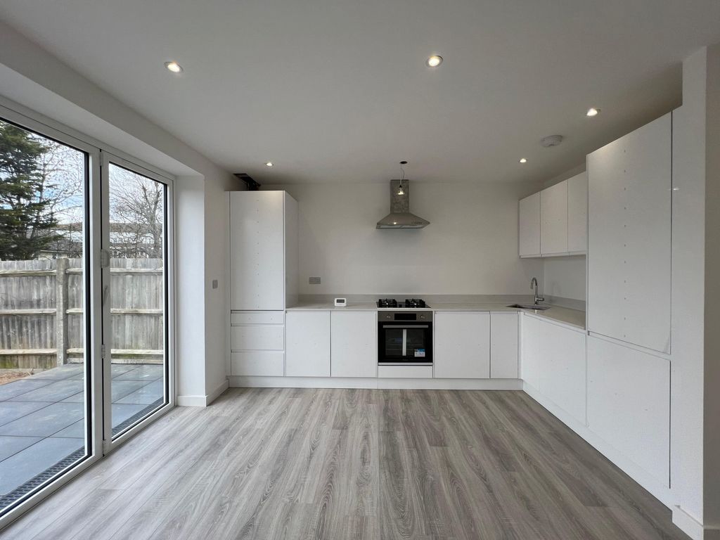 Property photo 3 of 14 Photo 13