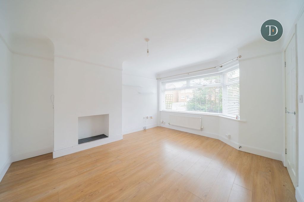 Property photo 3 of 28