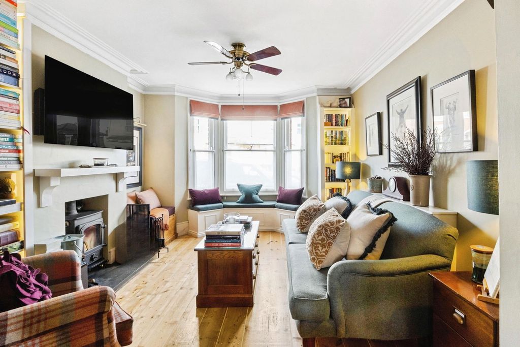 Property photo 3 of 29