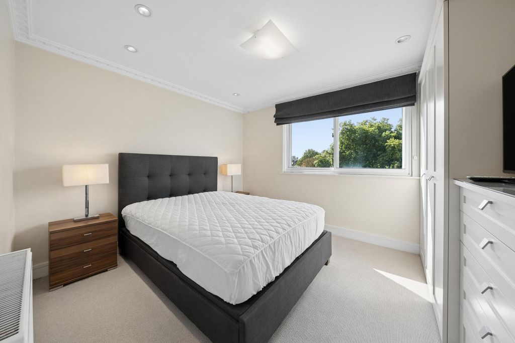 Property photo 3 of 8 Bedroom