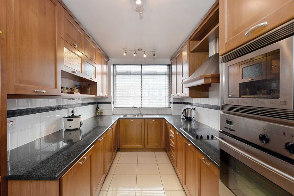 Property photo 2 of 9 Kitchen