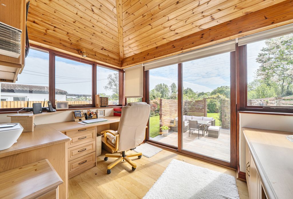 Property photo 2 of 20 1455401-11-69Fc82...