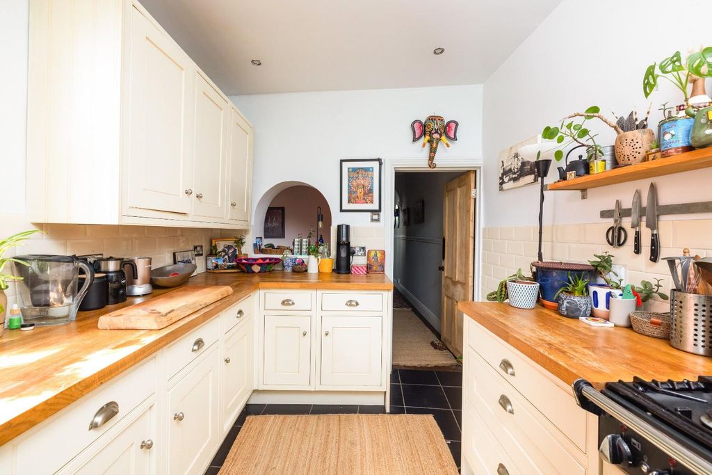 Property photo 3 of 45 Char7252.Jpg