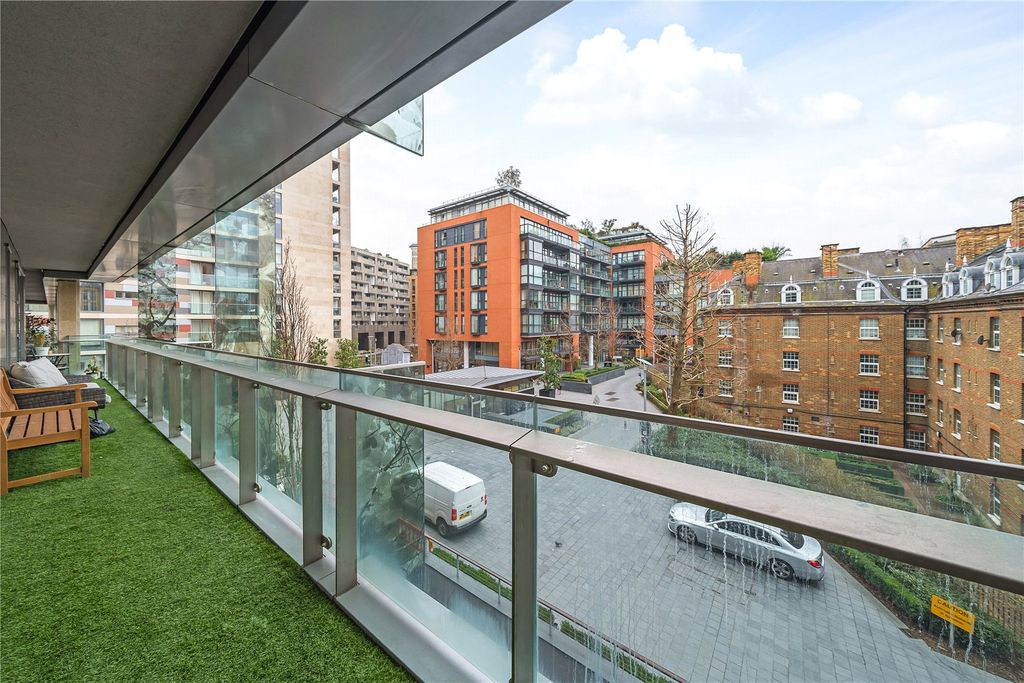 Property photo 3 of 14 Terrace