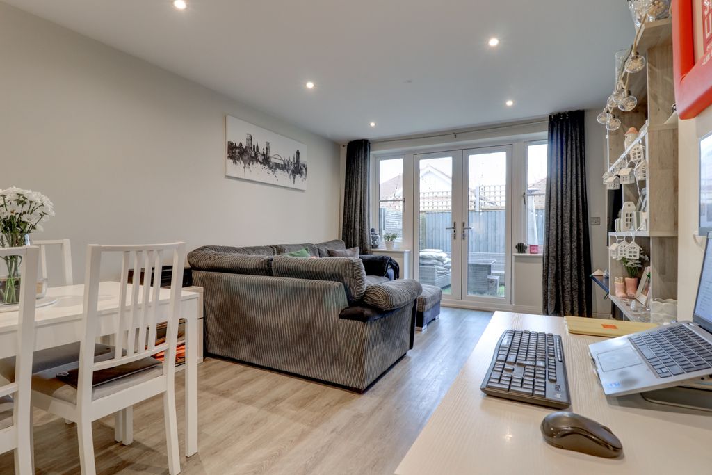 Property photo 2 of 13 Picture No. 11