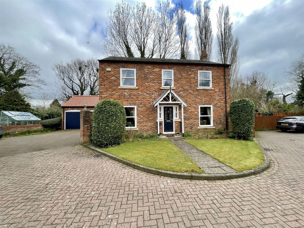 Property photo 1 of 22 Externally