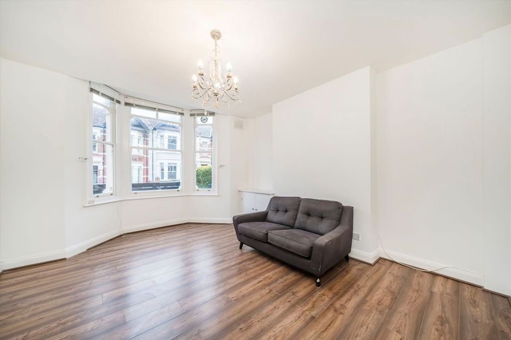 Property photo 2 of 7