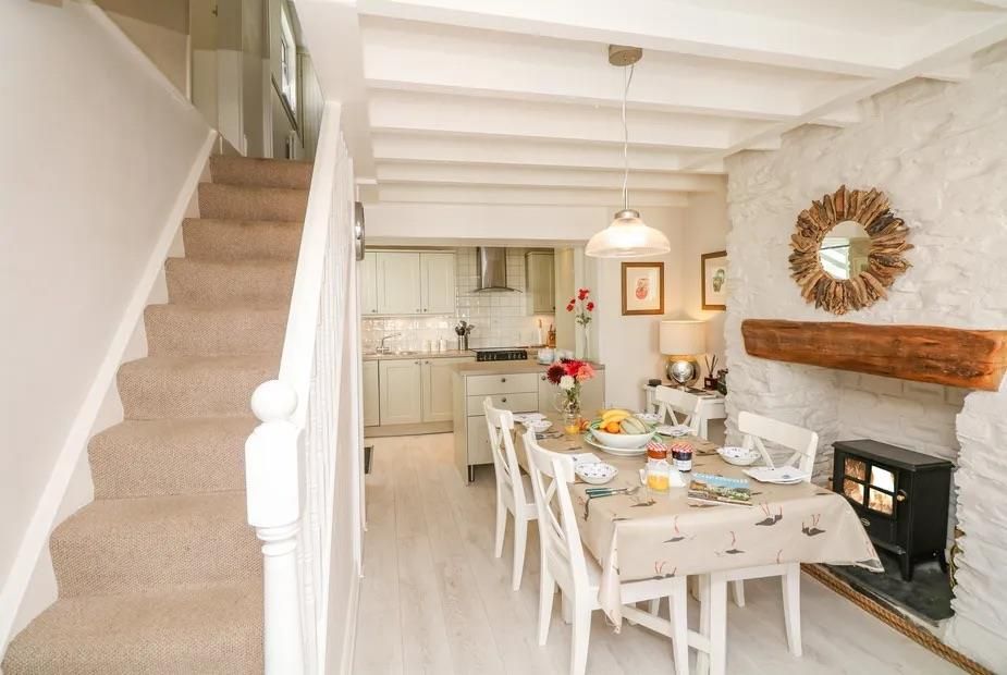 Property photo 3 of 11 Dining Room _ Kitchen.Jpg