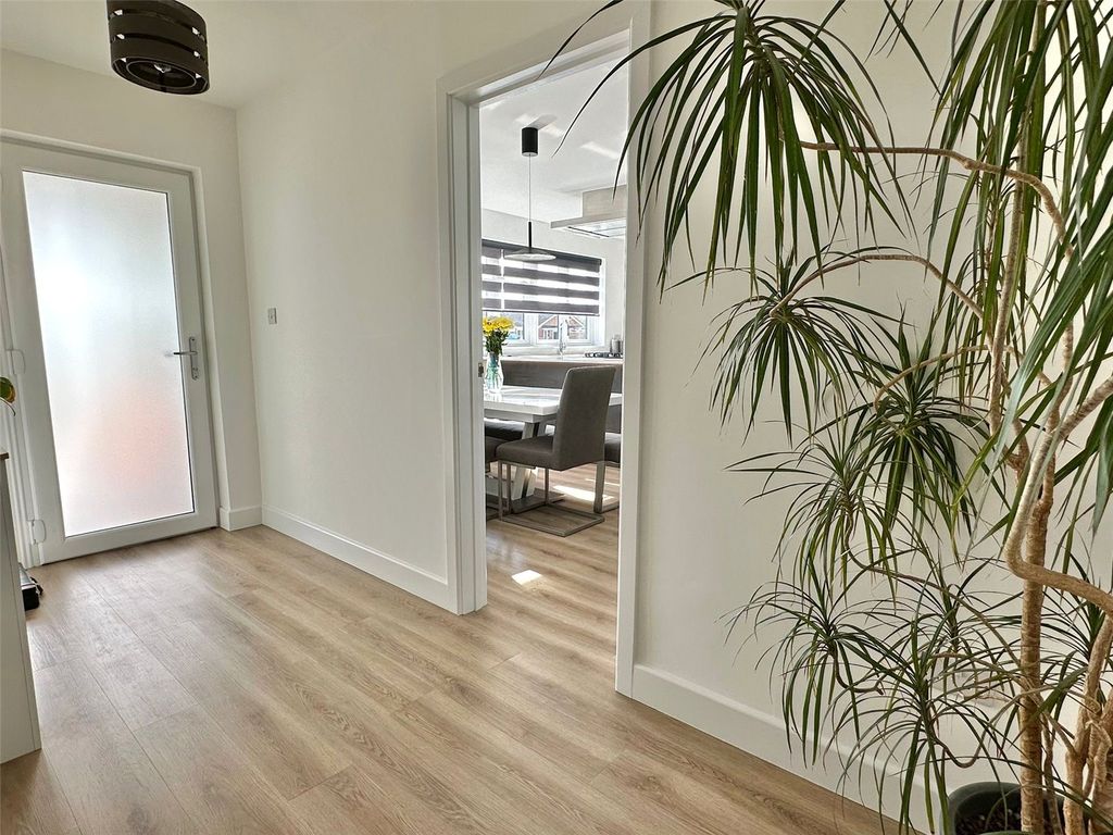 Property photo 2 of 22 Picture No. 21