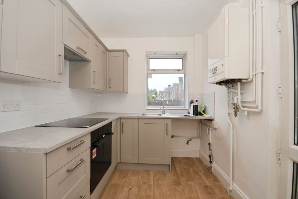 Property photo 2 of 15 Pbox-Img.Jpg