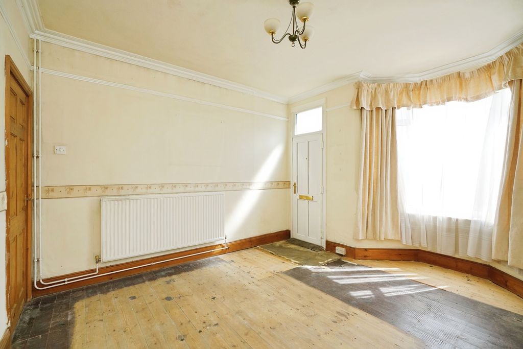 Property photo 3 of 17 Photo