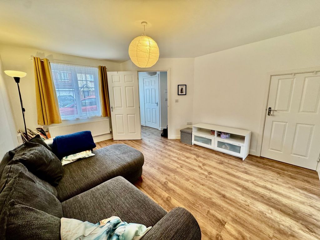 Property photo 2 of 15 9