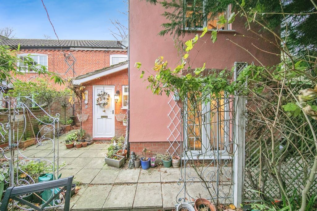 Property photo 3 of 4