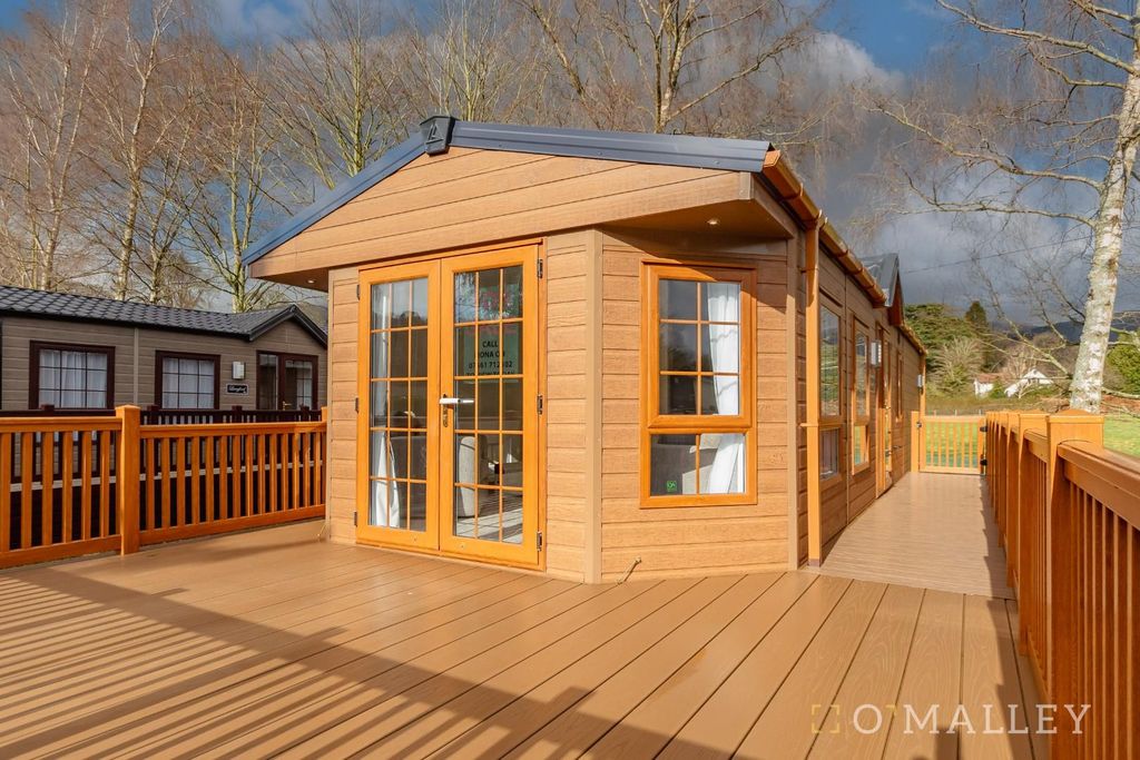 Property photo 1 of 12 Aldersfield 10