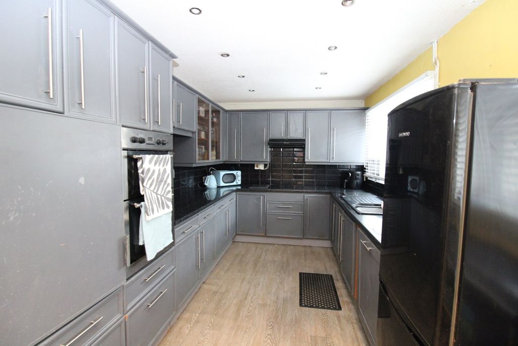 Property photo 2 of 41 Kitchen