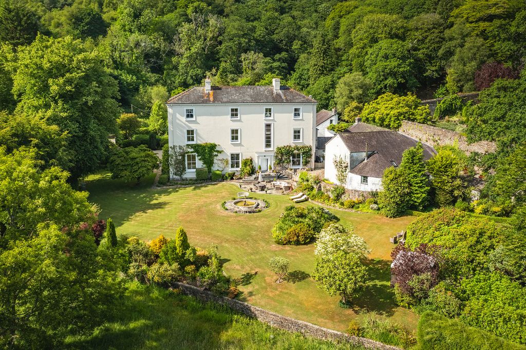 Property photo 1 of 34