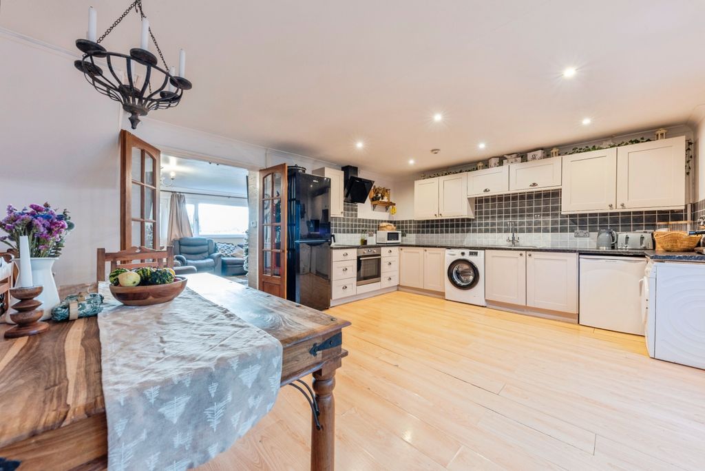 Property photo 2 of 15 10_Wood_End-19