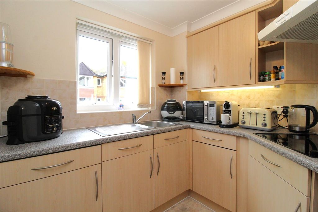 Property photo 2 of 8
