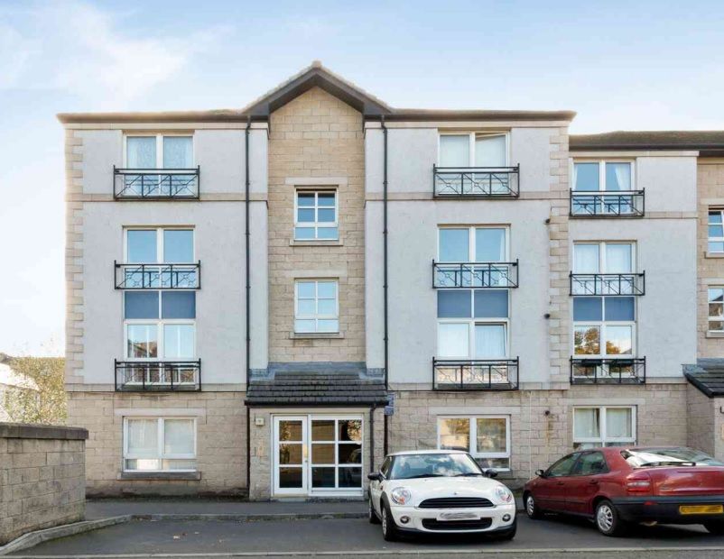 Property photo 1 of 7