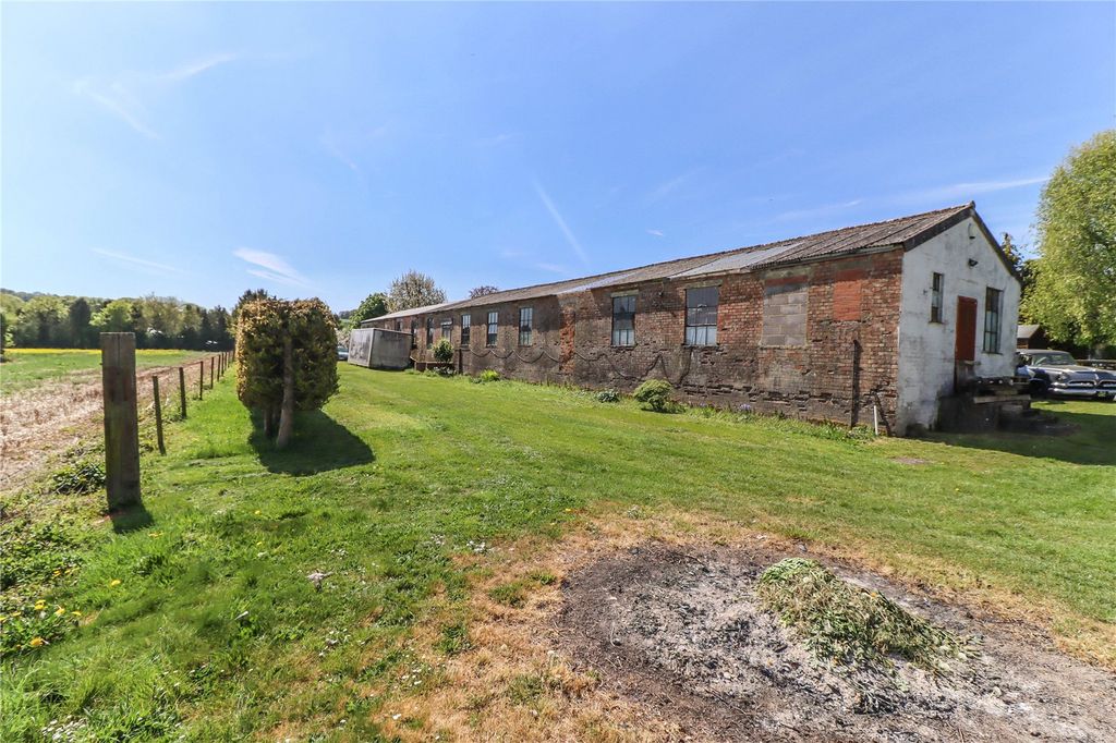 Property photo 2 of 17 Picture No. 24