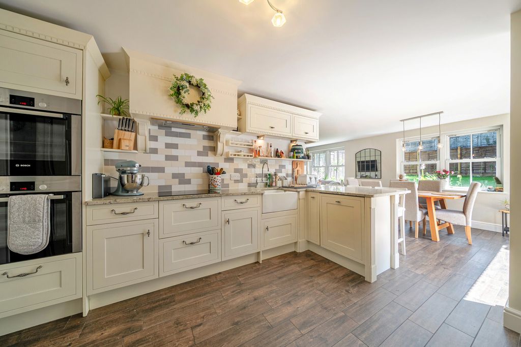 Property photo 3 of 20 1480820-9-6A344B3...