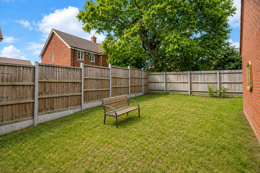 Property photo 3 of 18 Garden