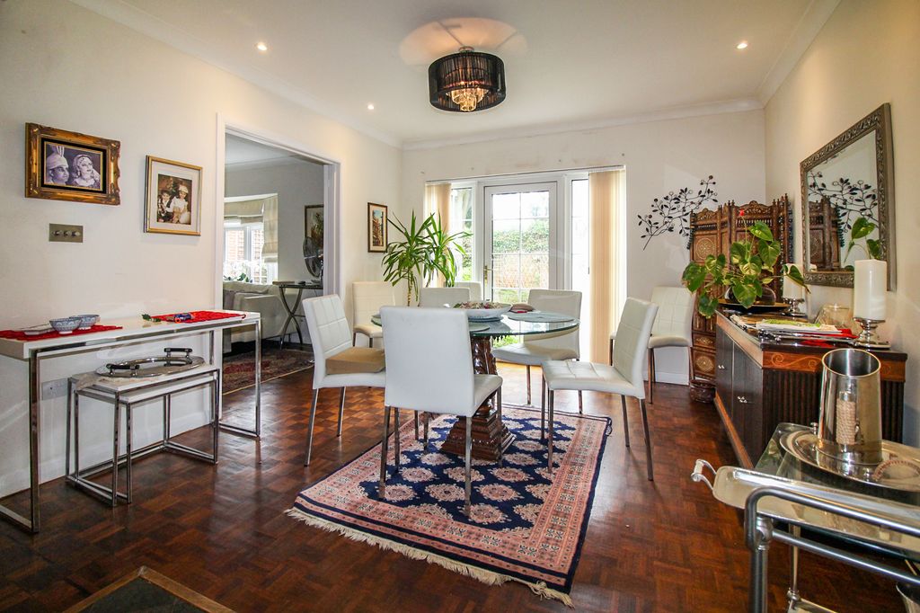 Property photo 3 of 13