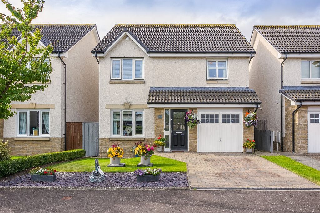 Property photo 1 of 36
